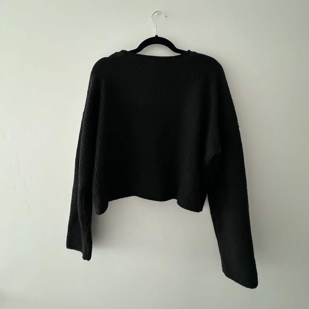CHUNKY BLACK KNIT SWEATER